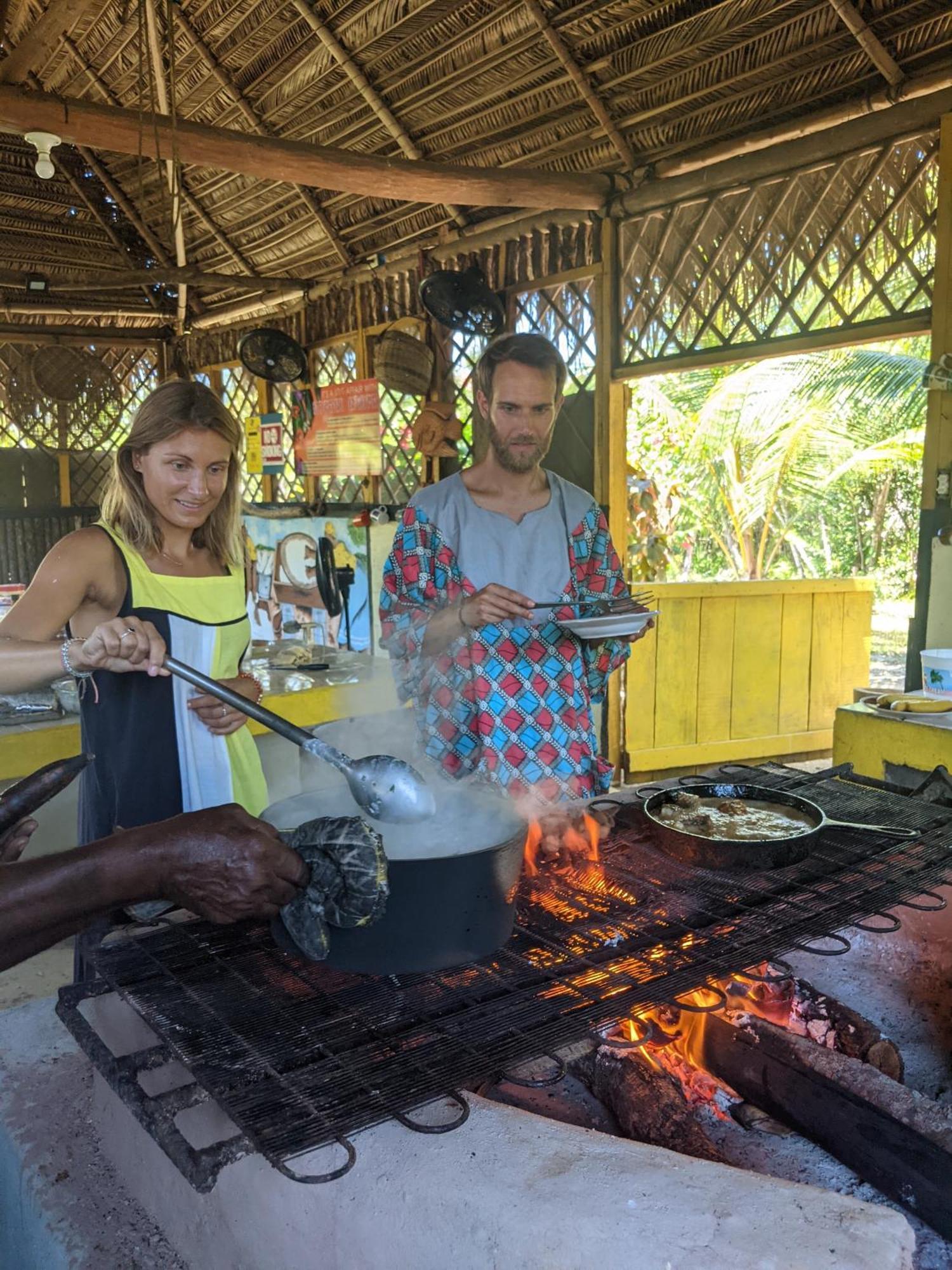 הופקינס Palmento Grove Garifuna Eco-Cultural & Healing Institute מראה חיצוני תמונה